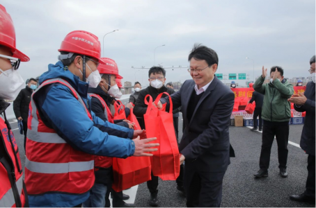 市長(zhǎng)萬(wàn)廣明走訪慰問重大重點(diǎn)項(xiàng)目建設(shè)者