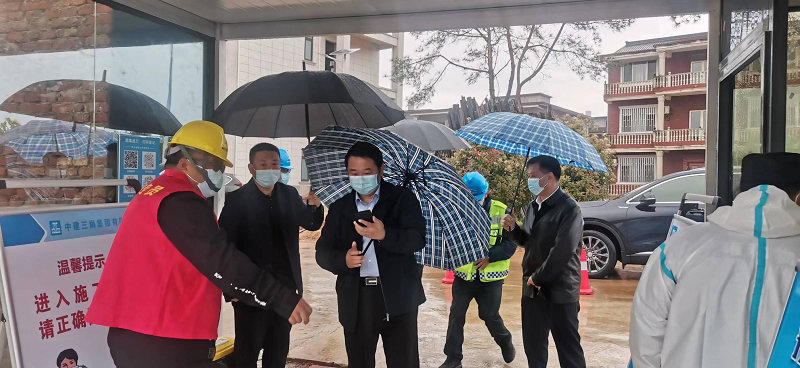 集團(tuán)公司黨委委員、副總經(jīng)理羅輝赴西二環(huán)高速項(xiàng)目檢查疫情防控及項(xiàng)目推進(jìn)工作